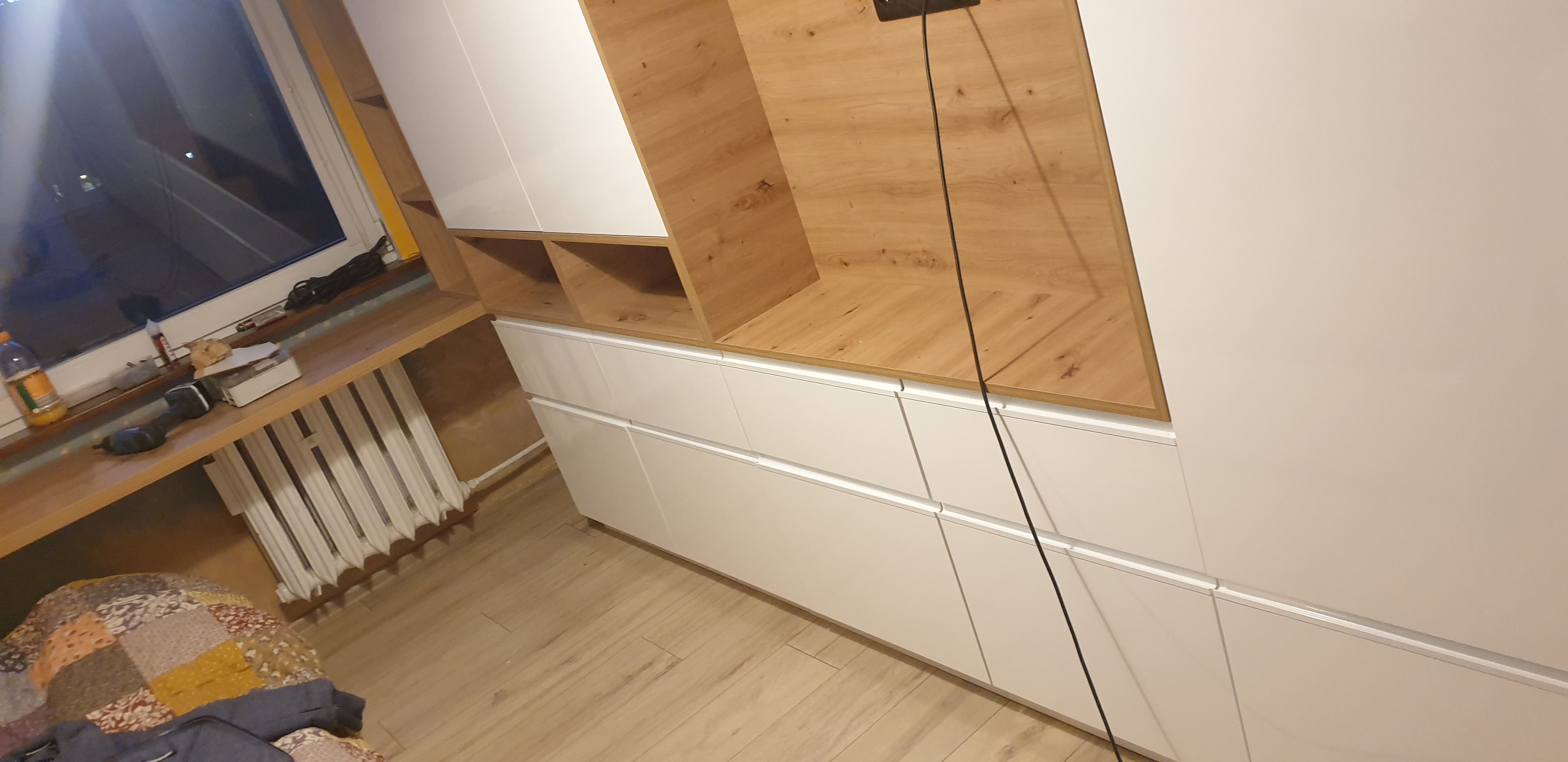 Garderoba 3